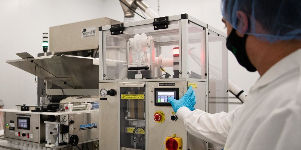 technician working in Vireo lab